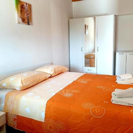 Apartments Hodanic Krk Town Exterior photo